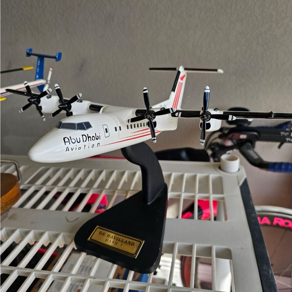 De Havilland Dash 7 Airplane Desk Model Air Abu Dhabi
